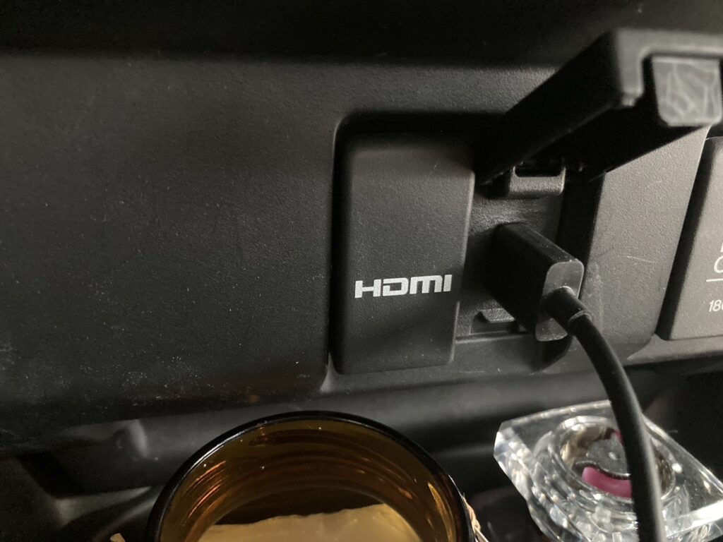 車　HDMI端子　場所